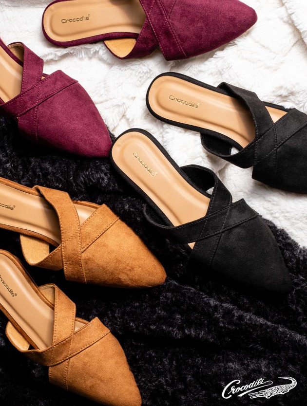 Crocodile footwear product photography